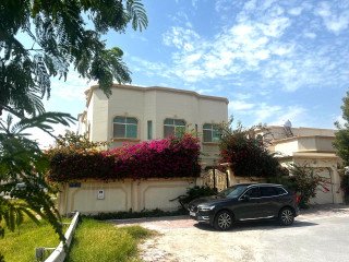 Beautiful villa for sale in Janabiya