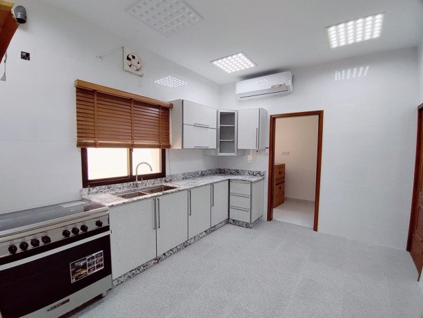 4-bhk-semi-furnished-beautiful-villa-for-rent-in-maqabah-big-3