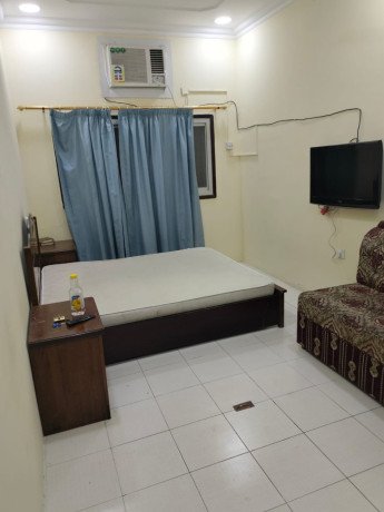 fully-furnished-studio-flat-for-rent-at-muharraq-near-delmon-bakery-big-5