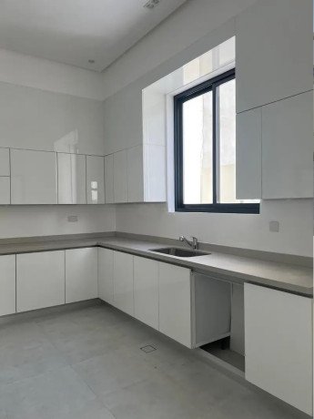 luxurious-villa-for-sale-in-bu-quwah-bd270000-negotiable-big-4