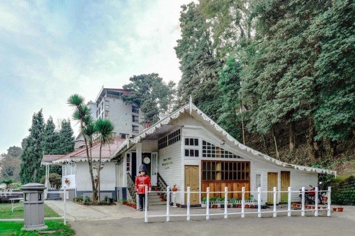relax-at-the-best-resorts-in-darjeeling-big-0